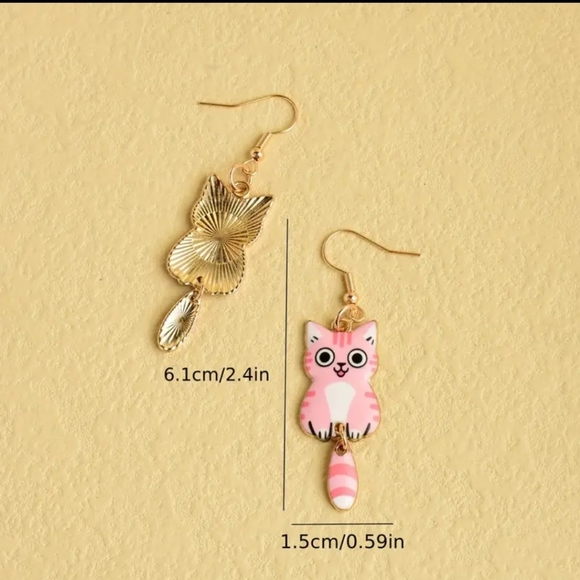Leopard Cat Earrings - Picture 3 of 3